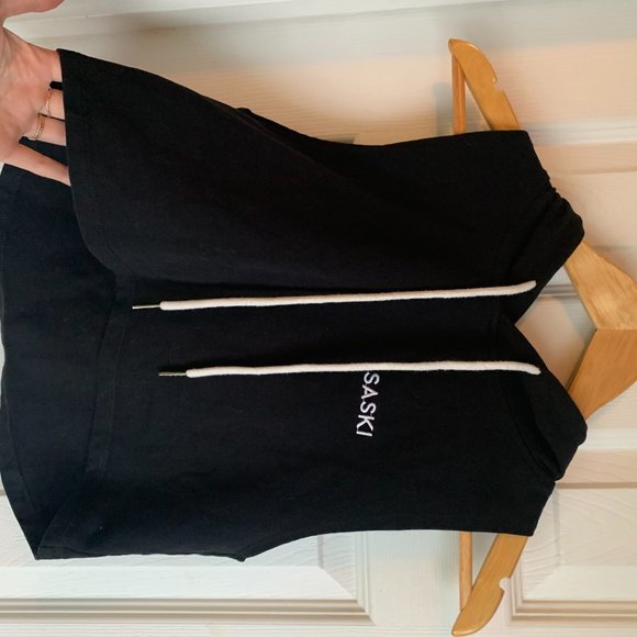 FREE with purchase 🤩Saski black hooded crop top - S - Picture 3 of 4